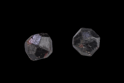 Grenats automorphes (diamètre = 16 mm)